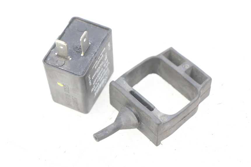 photo de FLASHER RELAY PIAGGIO VESPA GTS IGET ABS 125 (2017 - 2023)