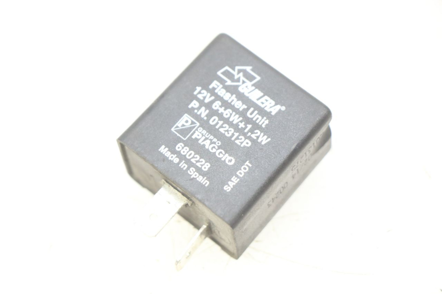 photo de FLASHER RELAY PIAGGIO VESPA PRIMAVERA 2T 50 (2013 - 2018)