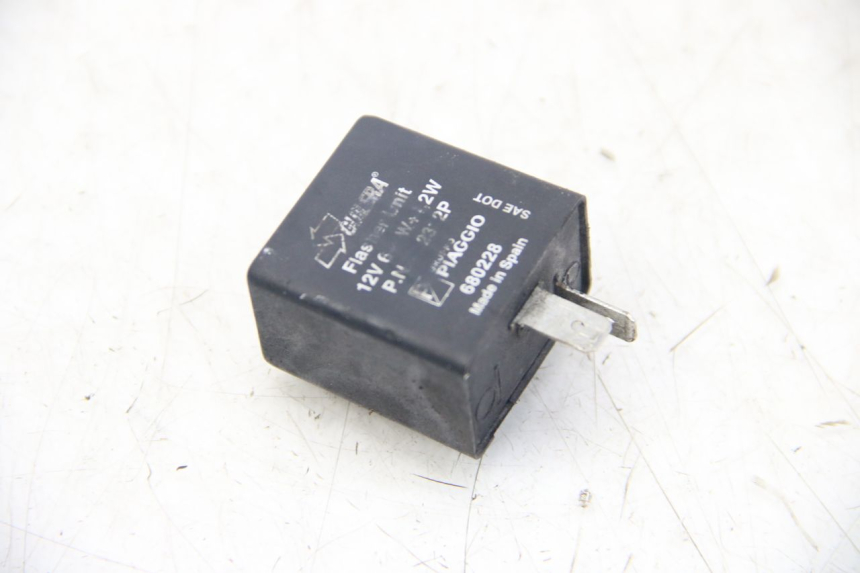 photo de FLASHER RELAY PIAGGIO VESPA SPRINT 2T 50 (2014 - 2018)