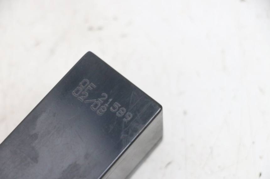 photo de FLASHER RELAY YAMAHA XMAX X-MAX 125 (2006 - 2009) - Alternative perspective