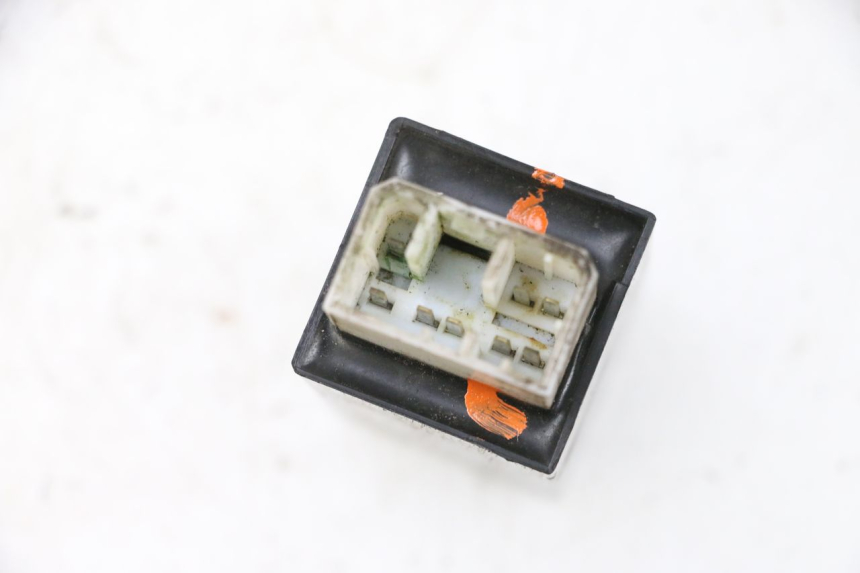 photo de FLASHER RELAY YAMAHA XMAX X-MAX 125 (2006 - 2009) - Zoom on usage condition