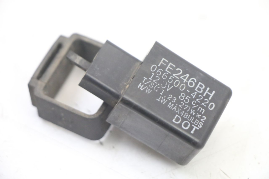 photo de FLASHER RELAY YAMAHA FZS FAZER 600 (2001 - 2003)