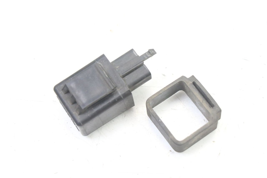 photo de FLASHER RELAY YAMAHA FZS FAZER 600 (2001 - 2003)