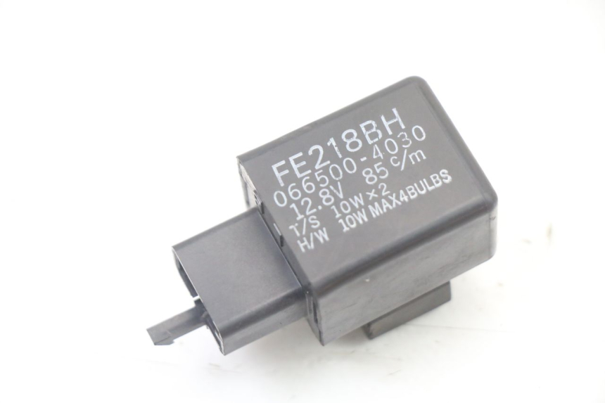 photo de TURN SIGNAL RELAY YAMAHA XJ6 600 (2008 - 2016)