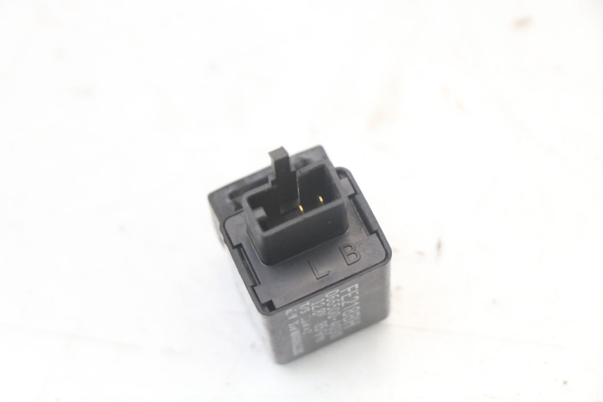 photo de TURN SIGNAL RELAY YAMAHA XJ6 ABS 600 (2008 - 2016)