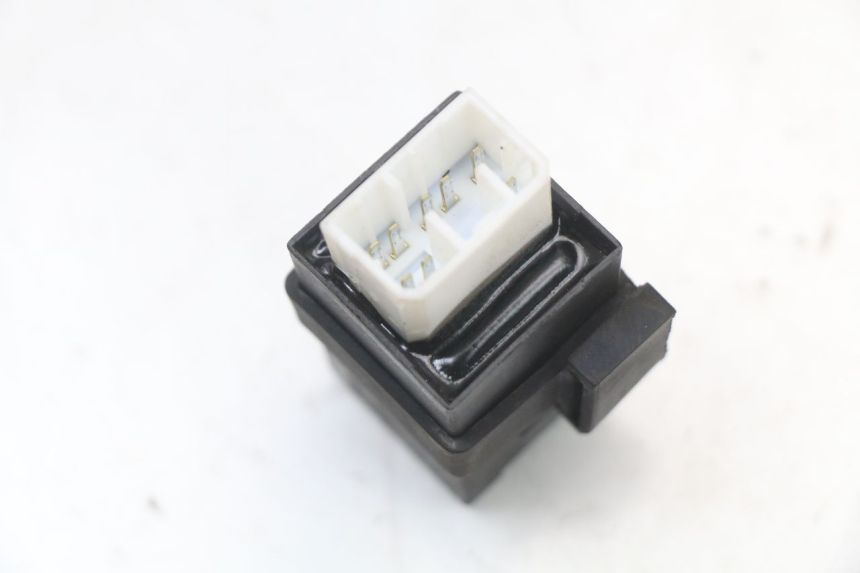 photo de FLASHER RELAY YAMAHA YP MAJESTY 125 (2002 - 2006)