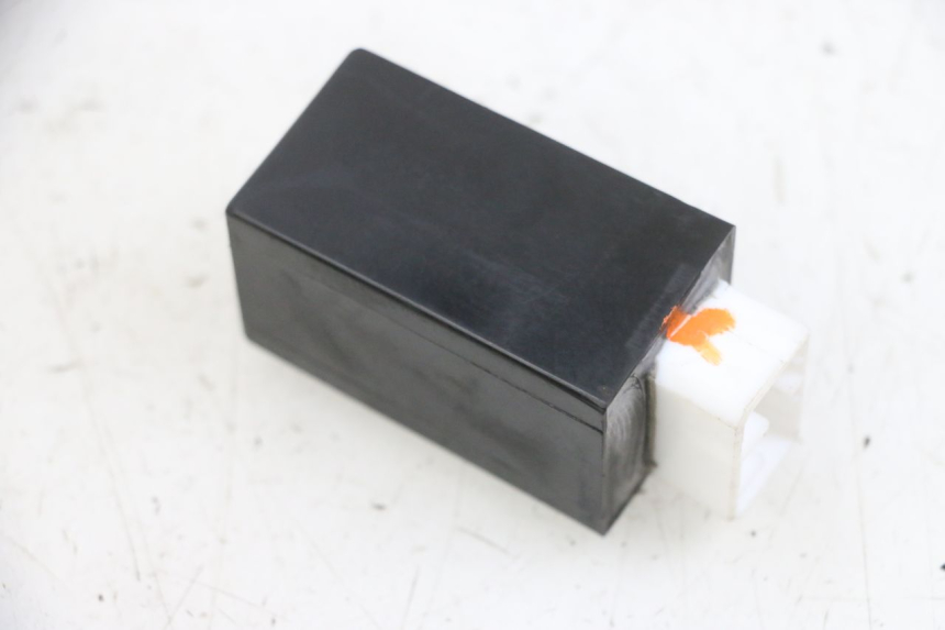 photo de FLASHER RELAY YAMAHA YP MAJESTY 125 (2002 - 2006) - Component detail