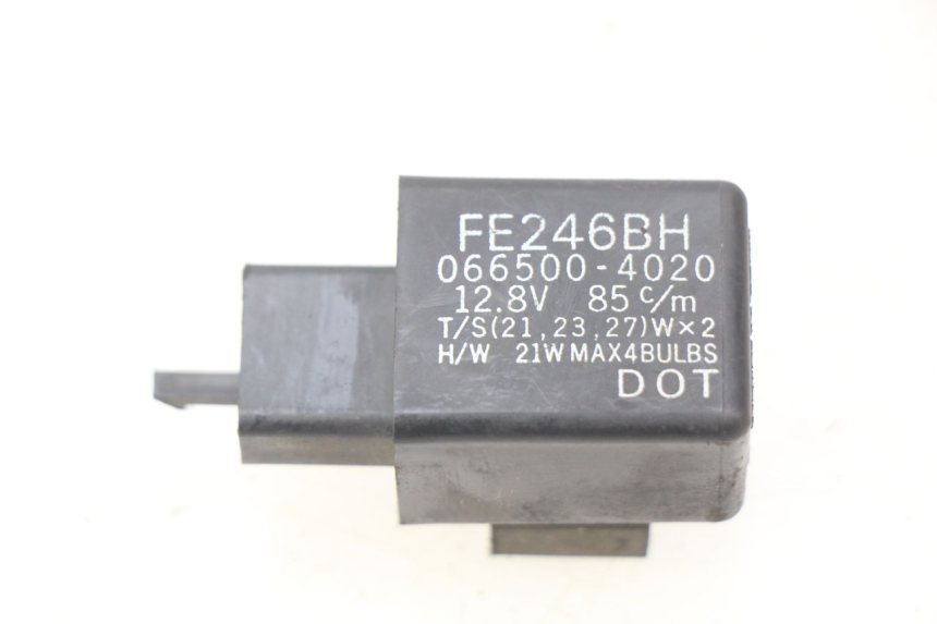 photo de TURN SIGNAL RELAY KAWASAKI ZR7 ZR-7 S 750 (1999 - 2004)