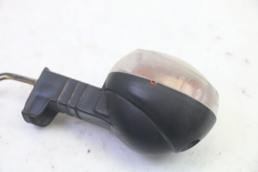 photo de RIGHT REAR TURN SIGNAL MBK BOOSTER SPIRIT 50 (2004 - 2017) - Alternative perspective