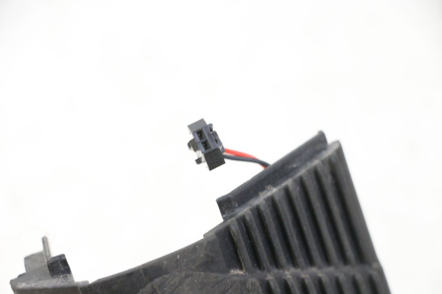 photo de REAR RIGHT TURN SIGNAL KUKIRIN G2 MASTER 1