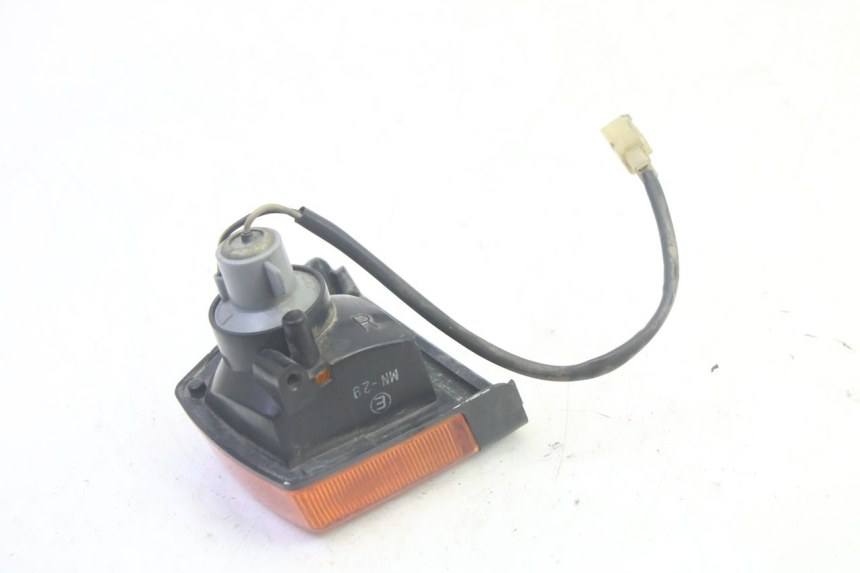 photo de REAR RIGHT TURN SIGNAL KAWASAKI GPZ RX 1000 (1986 - 1988) - Alternative perspective
