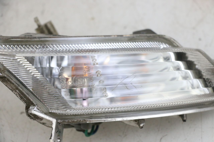 photo de RIGHT REAR TURN SIGNAL KYMCO LIKE 125 (2009 - 2016) - Zoom on usage condition