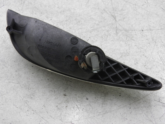 photo de REAR RIGHT TURN SIGNAL PEUGEOT ELYSEO 125 (1999 - 2004)