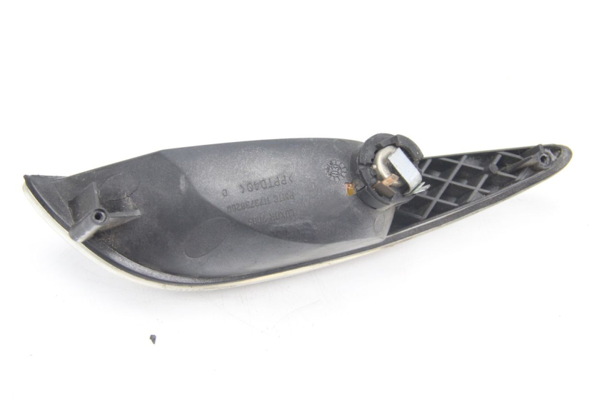 photo de REAR RIGHT TURN SIGNAL PEUGEOT ELYSTAR 125 (2002 - 2007)