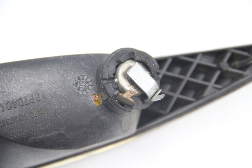 photo de REAR RIGHT TURN SIGNAL PEUGEOT ELYSTAR 125 (2002 - 2007)