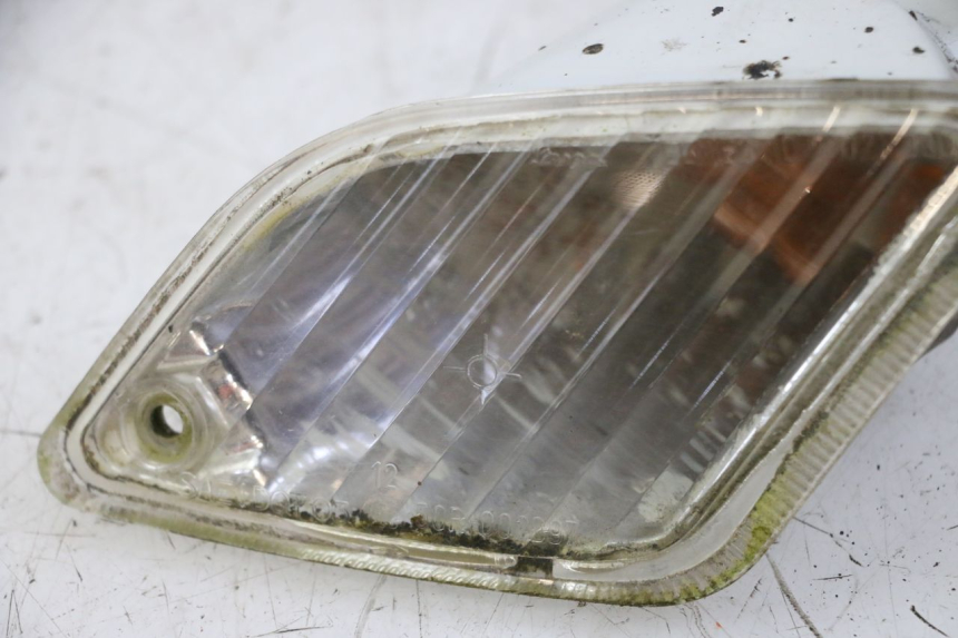 photo de REAR RIGHT TURN SIGNAL PIAGGIO VESPA GRANTURISMO 200 (2004 - 2005)