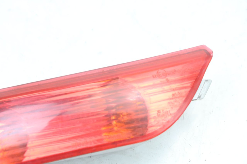 photo de RIGHT REAR TURN SIGNAL PIAGGIO X8 125 (2004 - 2007)