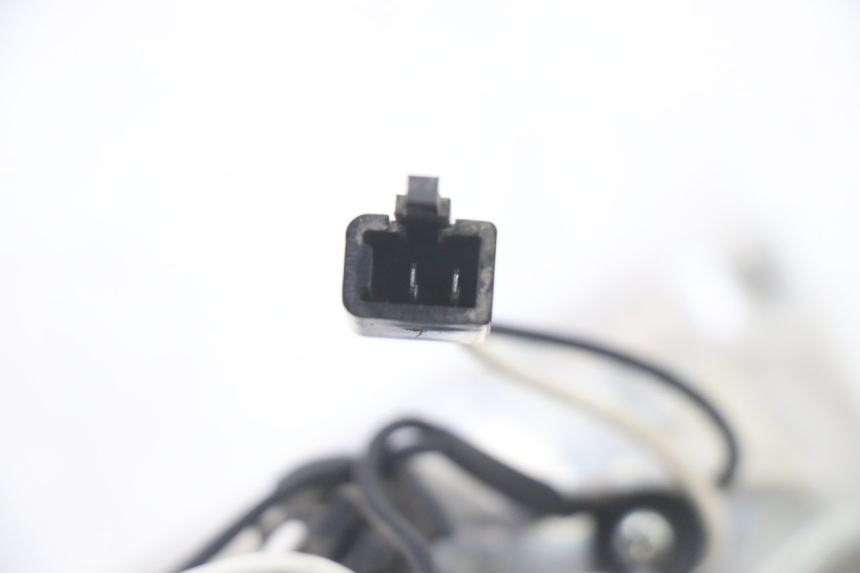 photo de REAR RIGHT TURN SIGNAL PIAGGIO ZIP 4T 50 (2018 - 2020)