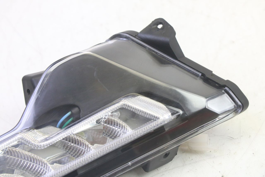 photo de REAR RIGHT TURN SIGNAL EFUN PUSA 1 - Zoom on usage condition