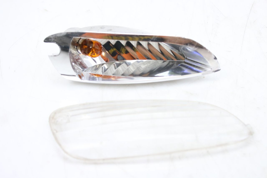 photo de REAR RIGHT TURN SIGNAL APRILIA SR R 2T LC 50 (2018 - 2021)