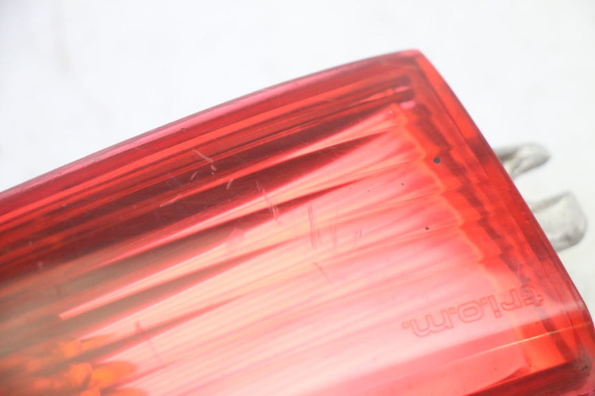 photo de RIGHT REAR TURN SIGNAL PIAGGIO X8 125 (2004 - 2007) - Technical close-up