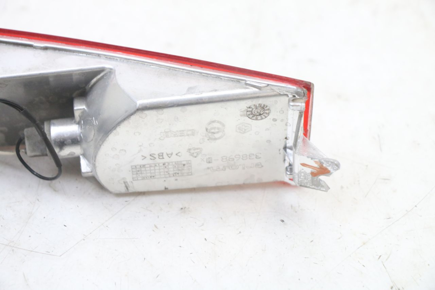 photo de RIGHT REAR TURN SIGNAL PIAGGIO XEVO - X EVO 125 (2007 - 2017) - Surface and material condition