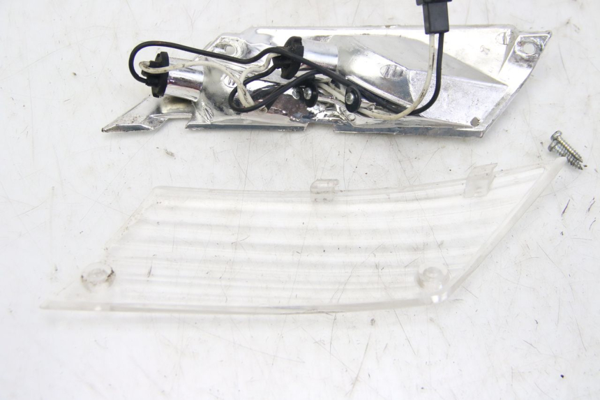 photo de REAR RIGHT TURN SIGNAL PIAGGIO ZIP 4T 50 (2018 - 2020)