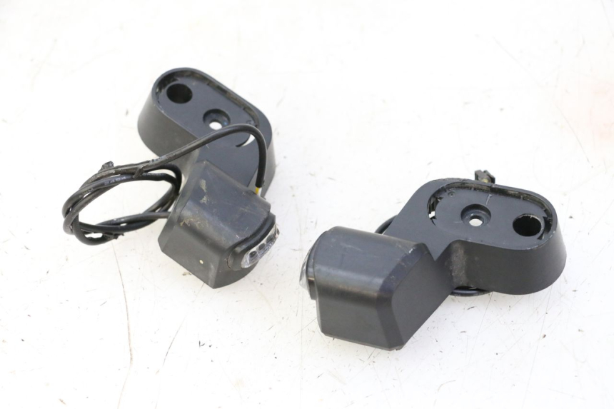 photo de REAR TURN SIGNAL SEGWAY NINEBOT F65I 1