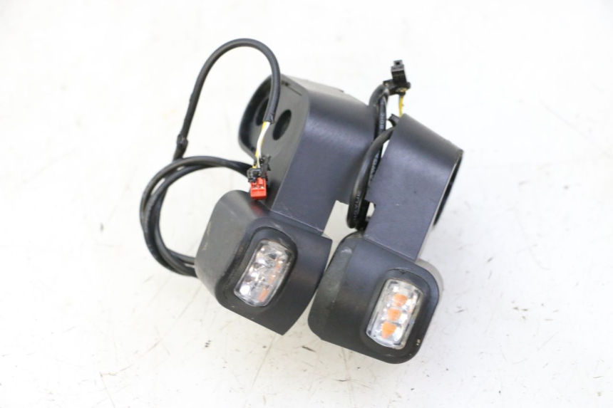 photo de REAR TURN SIGNAL SEGWAY NINEBOT F65I 1