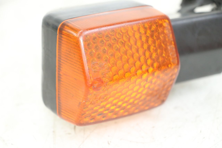 photo de REAR LEFT TURN SIGNAL HONDA CBR F 1000 (1993 - 1996)