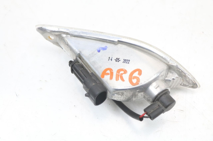 photo de REAR LEFT TURN SIGNAL PIAGGIO VESPA PRIMAVERA 4T 50 (2021 - 2024)