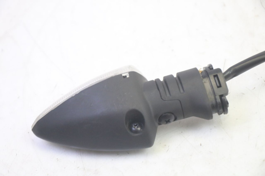 photo de REAR LEFT TURN SIGNAL YAMAHA TRICITY 300 (2020 - 2024) - Technical close-up