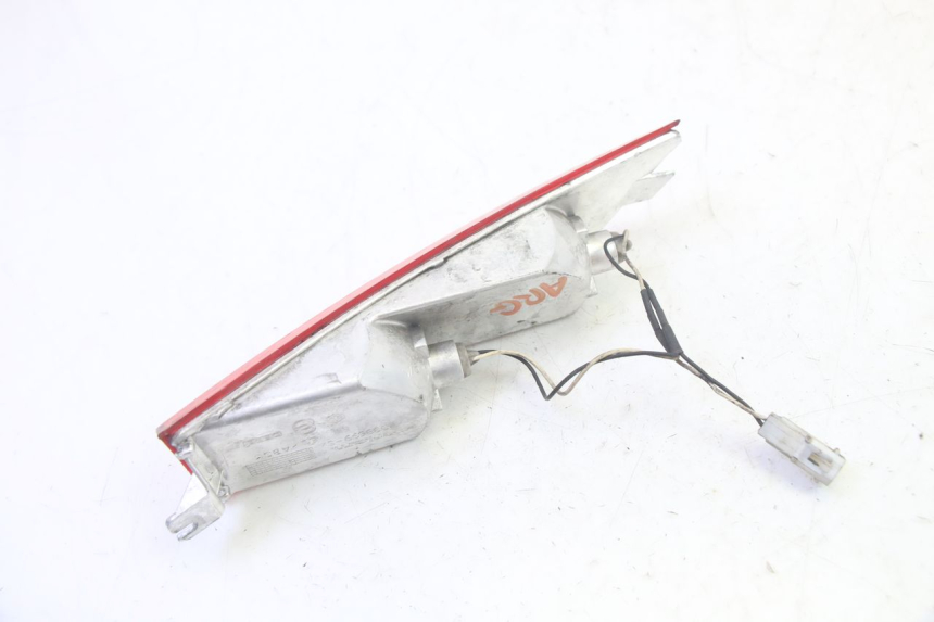 photo de LEFT REAR TURN SIGNAL PIAGGIO X8 125 (2004 - 2007) - Surface and material condition