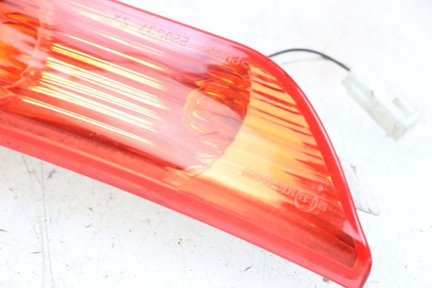 photo de LEFT REAR TURN SIGNAL PIAGGIO X8 125 (2004 - 2007) - Additional view of the item