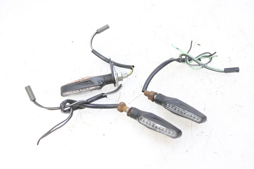 photo de REAR TURN SIGNAL SUZUKI GSR 750 (2011 - 2017)