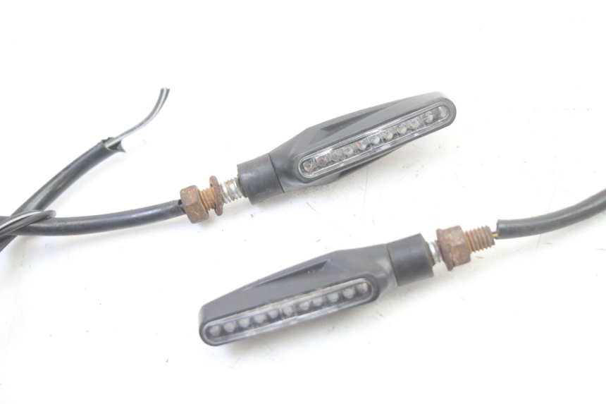 photo de REAR TURN SIGNAL SUZUKI GSR 750 (2011 - 2017)