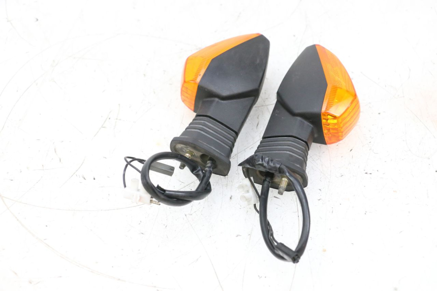photo de REAR TURN SIGNAL SUZUKI GSXR GSX-R 1000 (2003 - 2004) - Distinctive features