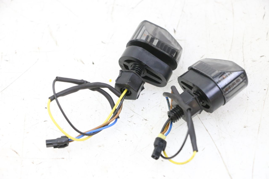 photo de REAR TURN SIGNAL PIAGGIO MP3 HPE 310 (2024 - 2025)