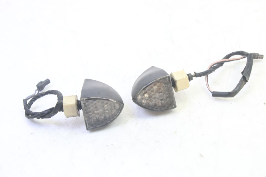 photo de REAR TURN SIGNAL PIAGGIO MP3 RL 250 (2007 - 2010) - Main view