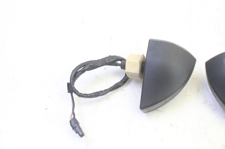 photo de REAR TURN SIGNAL PIAGGIO MP3 RL 250 (2007 - 2010) - Product overview