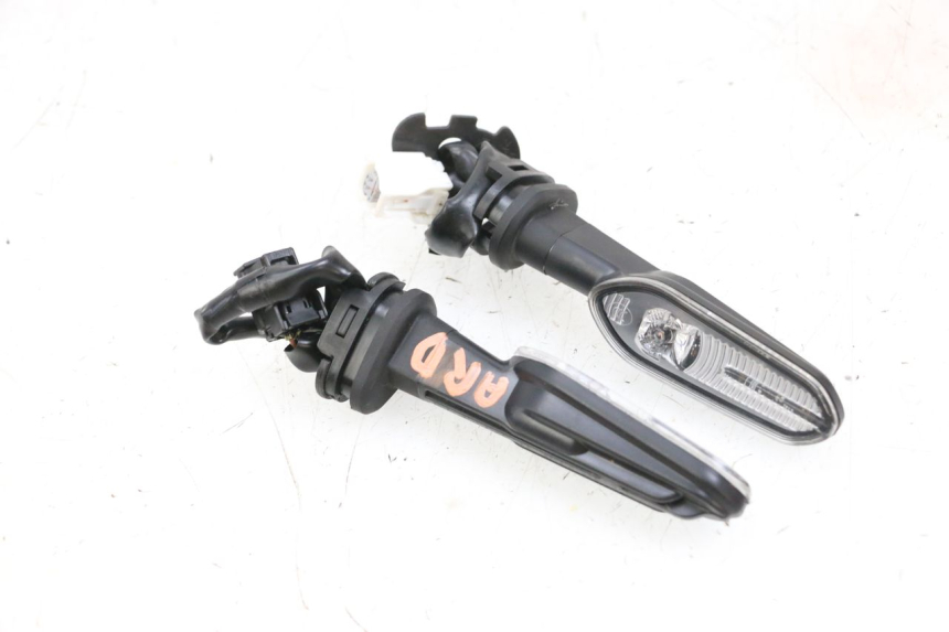 photo de REAR TURN SIGNAL YAMAHA NEO'S CORE 1 (2022 - 2026) - Product overview