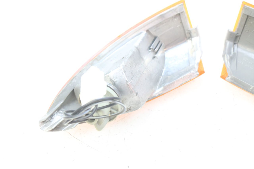 photo de REAR TURN SIGNAL PIAGGIO FLY 100 (2006 - 2010)