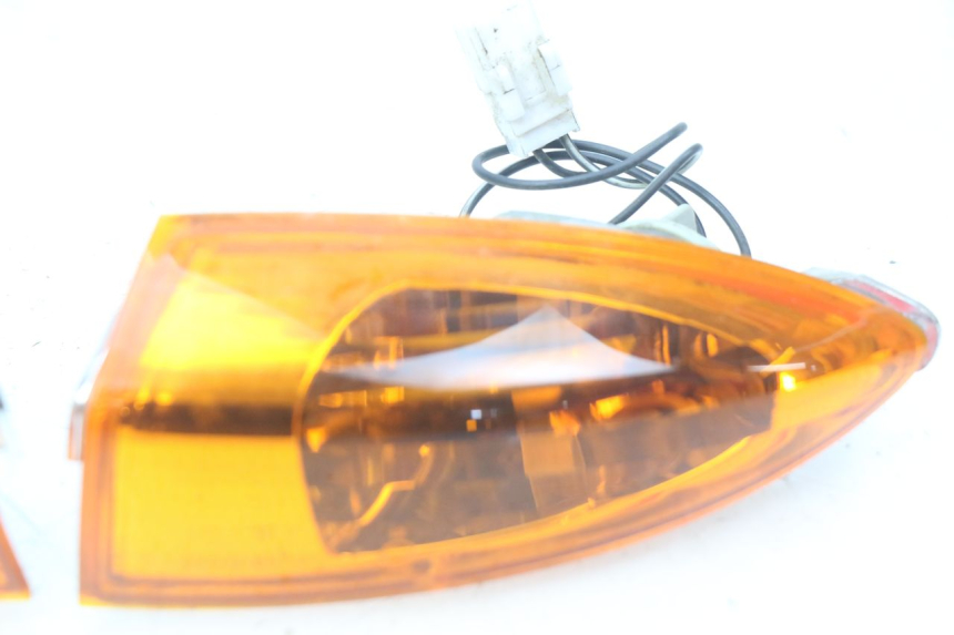 photo de REAR TURN SIGNAL PIAGGIO FLY 100 (2006 - 2010)