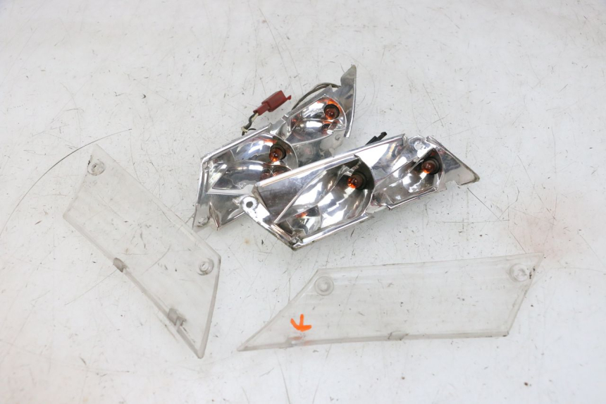photo de REAR TURN SIGNAL PIAGGIO ZIP 2T 50 (2009 - 2019) - Main view