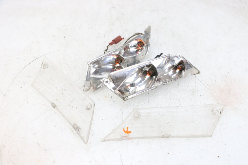 photo de REAR TURN SIGNAL PIAGGIO ZIP 2T 50 (2009 - 2019) - Detailed visual inspection
