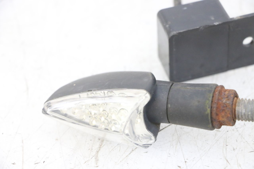 photo de FRONT TURN SIGNAL HONDA CBF 500 (2004 - 2007)
