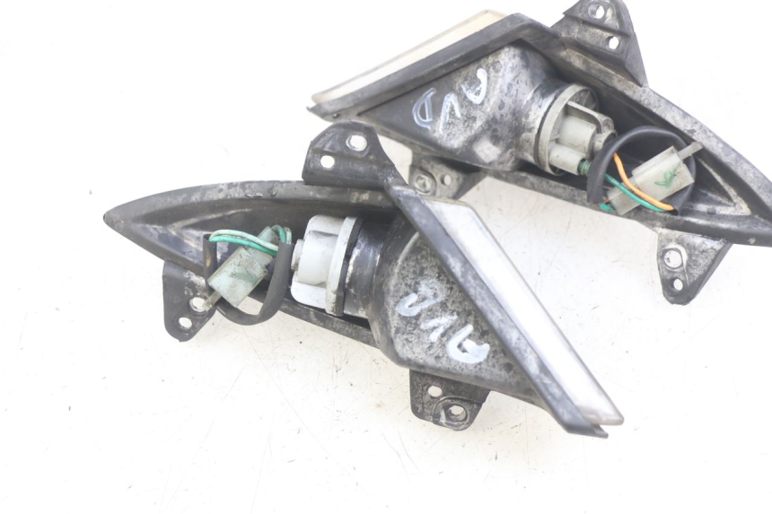 photo de FRONT TURN SIGNAL PEUGEOT CITYSTAR 125 (2011 - 2017)