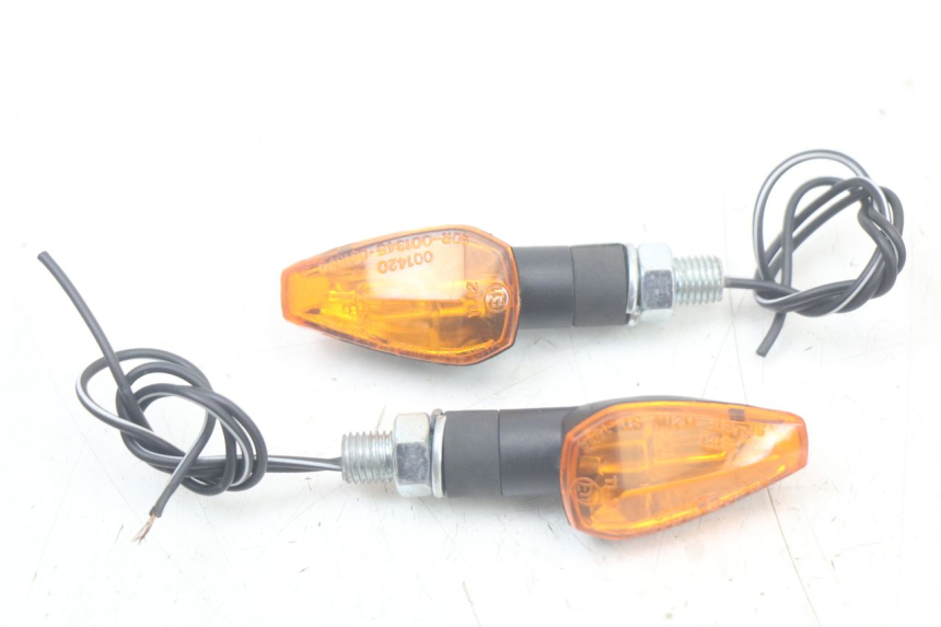 photo de FRONT TURN SIGNAL DERBI SENDA SM X-TREME 50 (2006 - 2010)