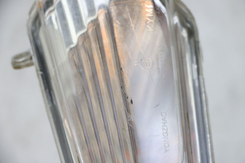 photo de FRONT RIGHT TURN SIGNAL KYMCO AGILITY CITY 4T 50 (2008 - 2016) - Zoom on usage condition