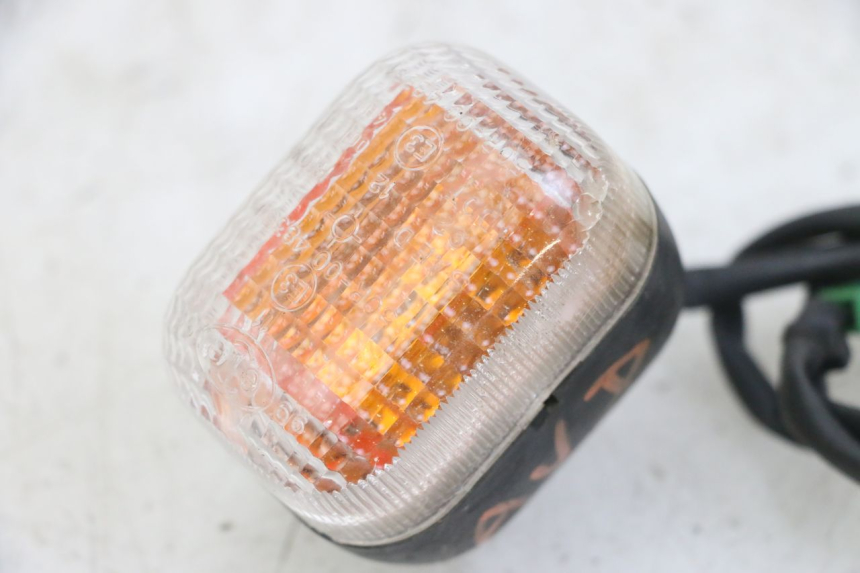 photo de FRONT RIGHT TURN SIGNAL MBK BOOSTER SPIRIT NAKED 50 (2004 - 2017)
